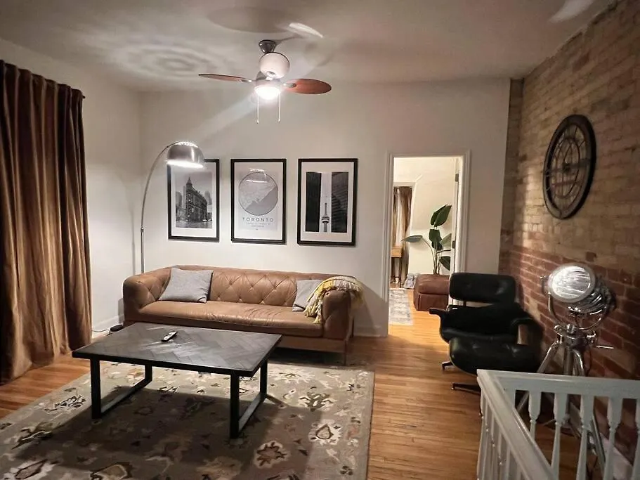 Apartment 3 Bedroom With Patio Toronto