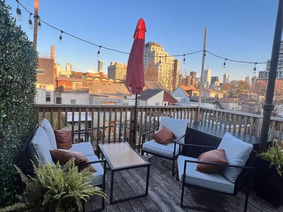 Apartment 3 Bedroom With Patio Toronto Canada