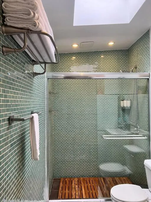 3 Bedroom With Patio Toronto Apartment